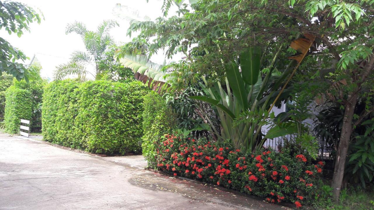 Nadee Holiday park 2*