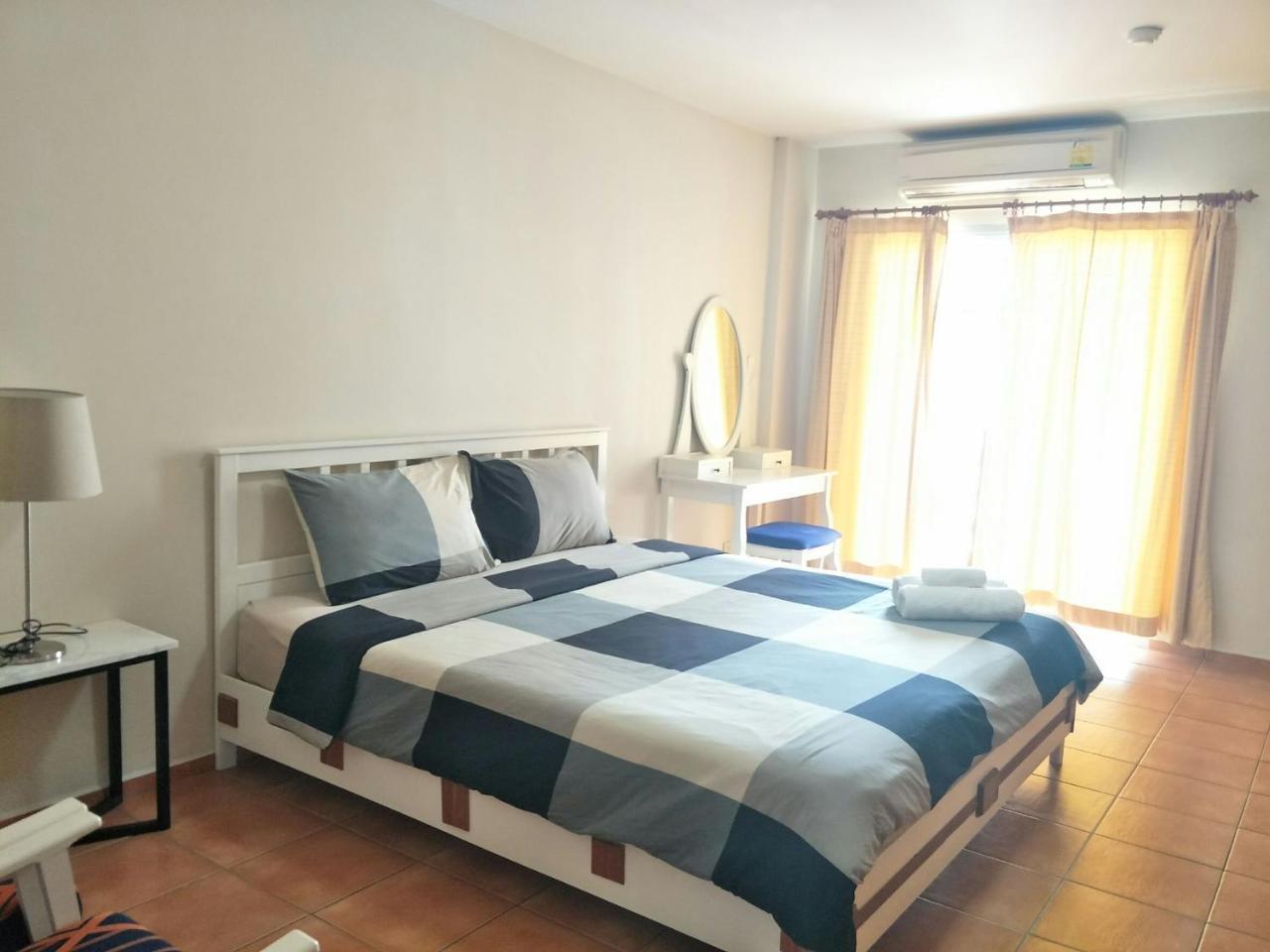 Inn Lomsabai 2*