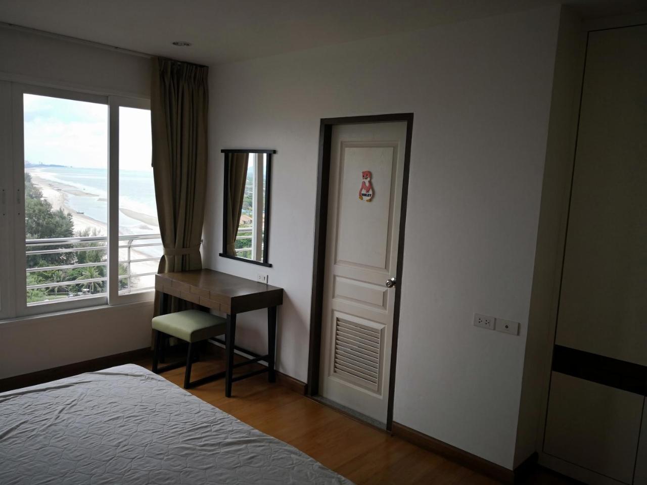 Beach Apartment *