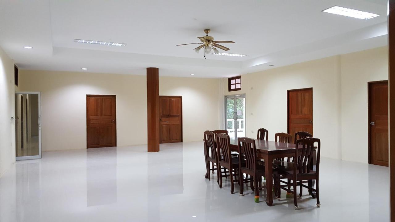 Phuaob Nam Sai Country Nakhon Nayok