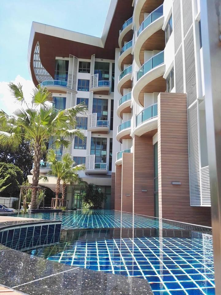 Sonrisa Srirachaที่พักติดทะเล Aparthotel 3*
