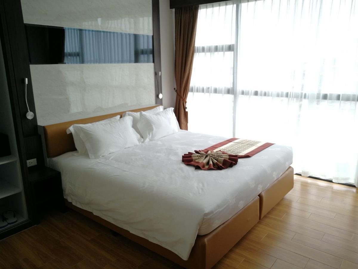 Golden Hotel
