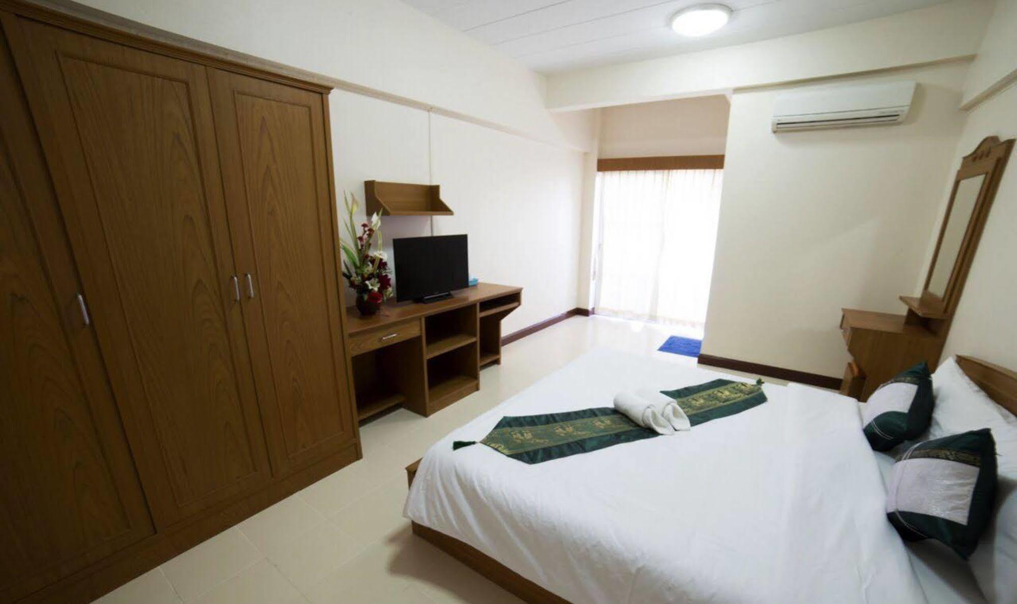 Sawasdee Mansion * Chonburi