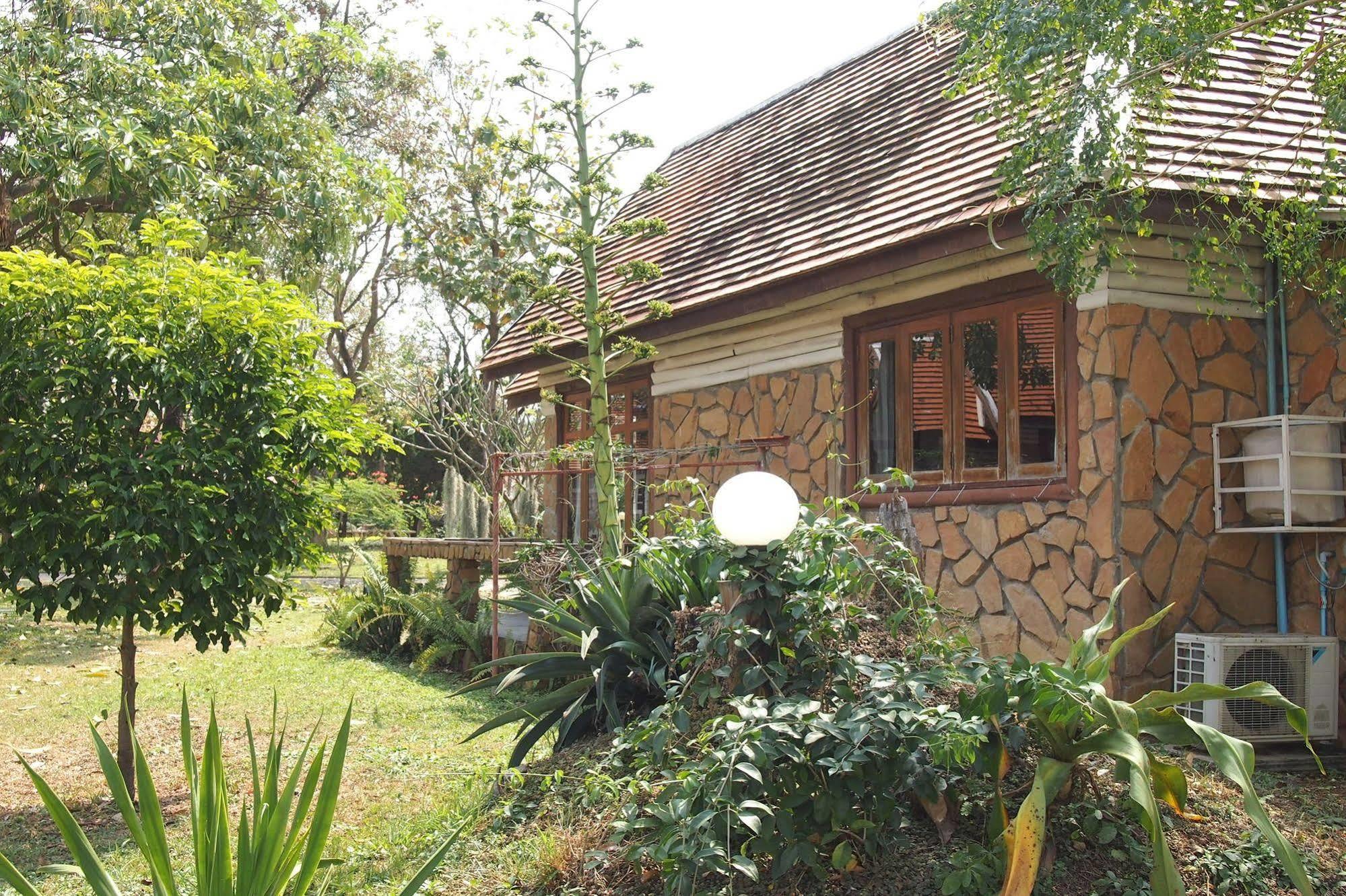 Khao Yai Country Hill 3*