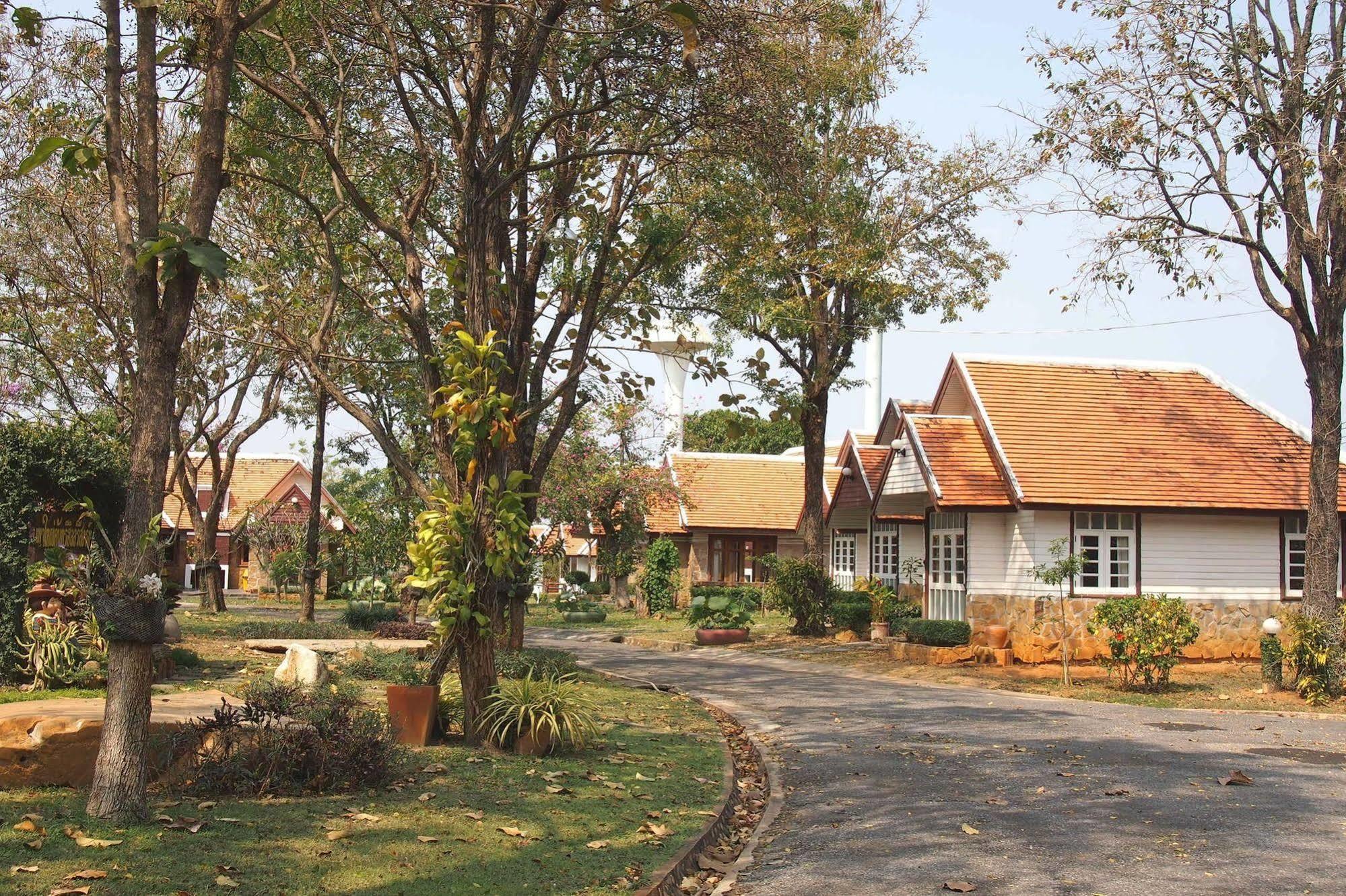 Khao Yai Country Hill 3*