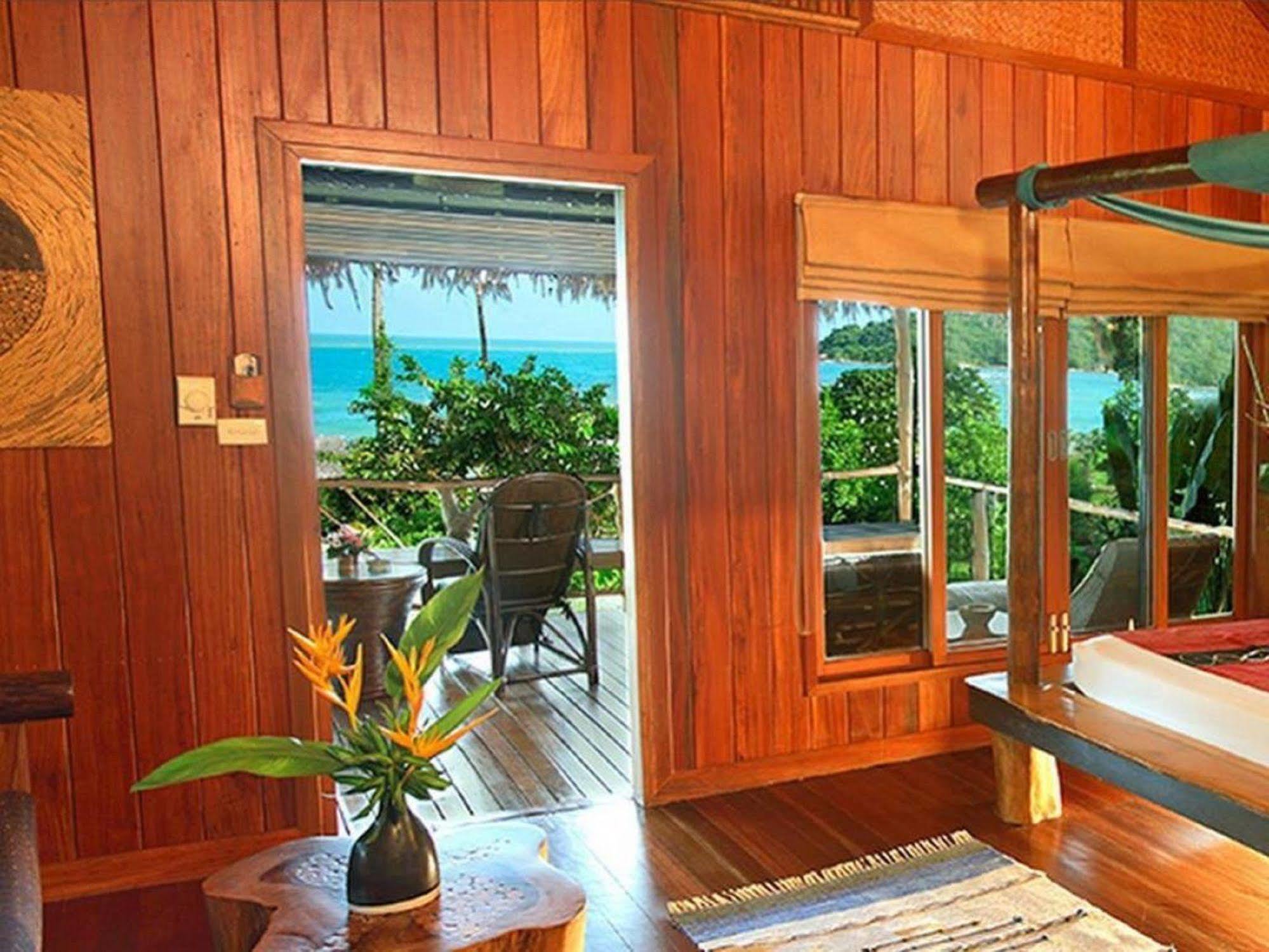 Coral Bay * Koh Jum
