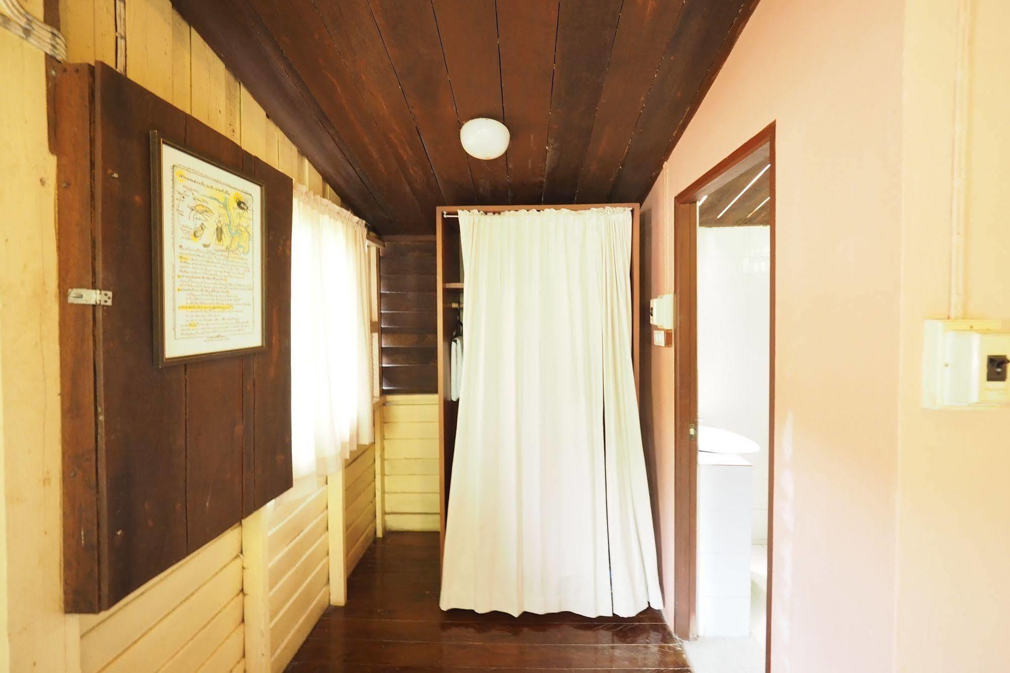 Resort Baan Suan Amphawa
