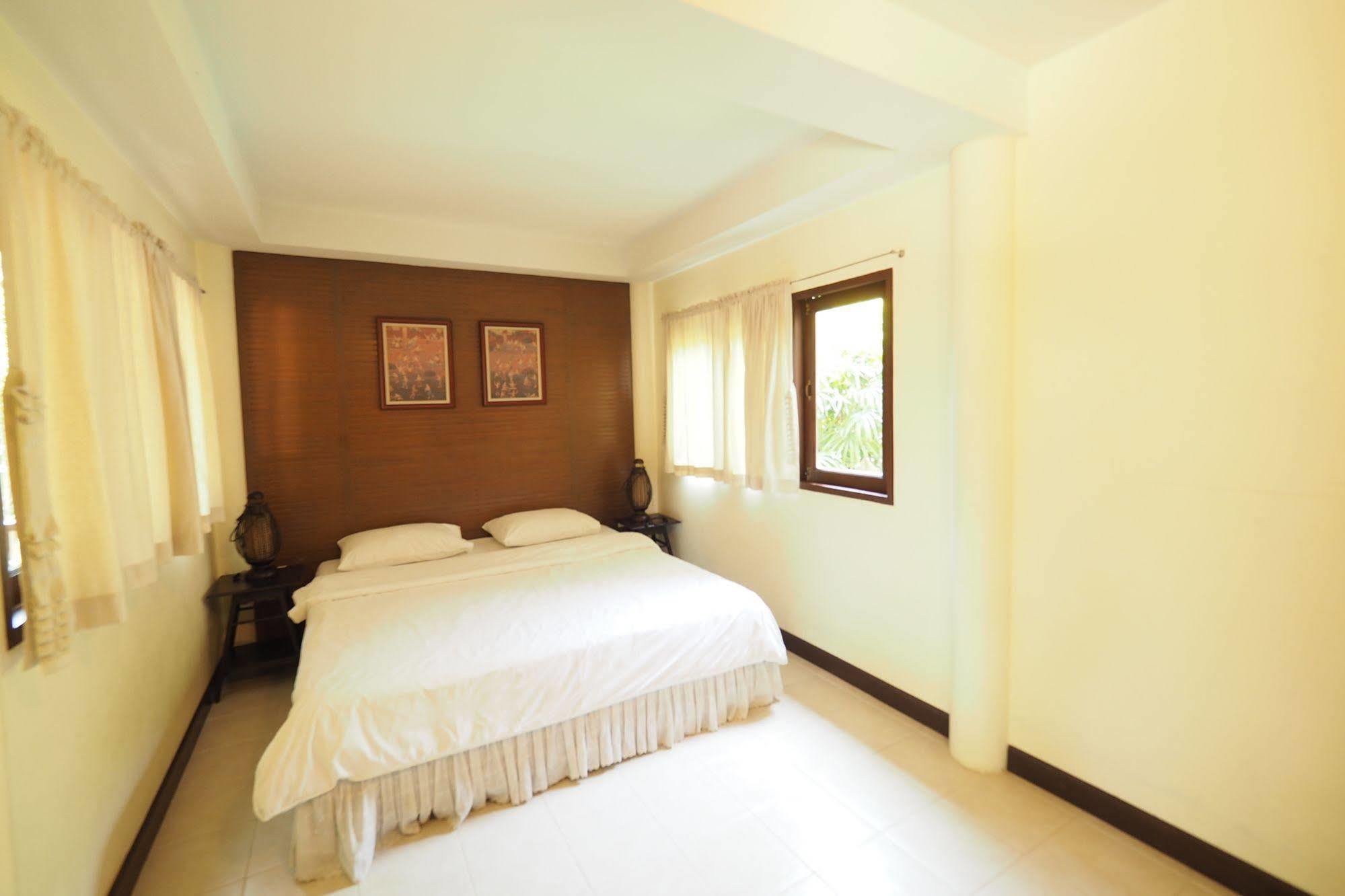 Baan Suan Resort Amphawa