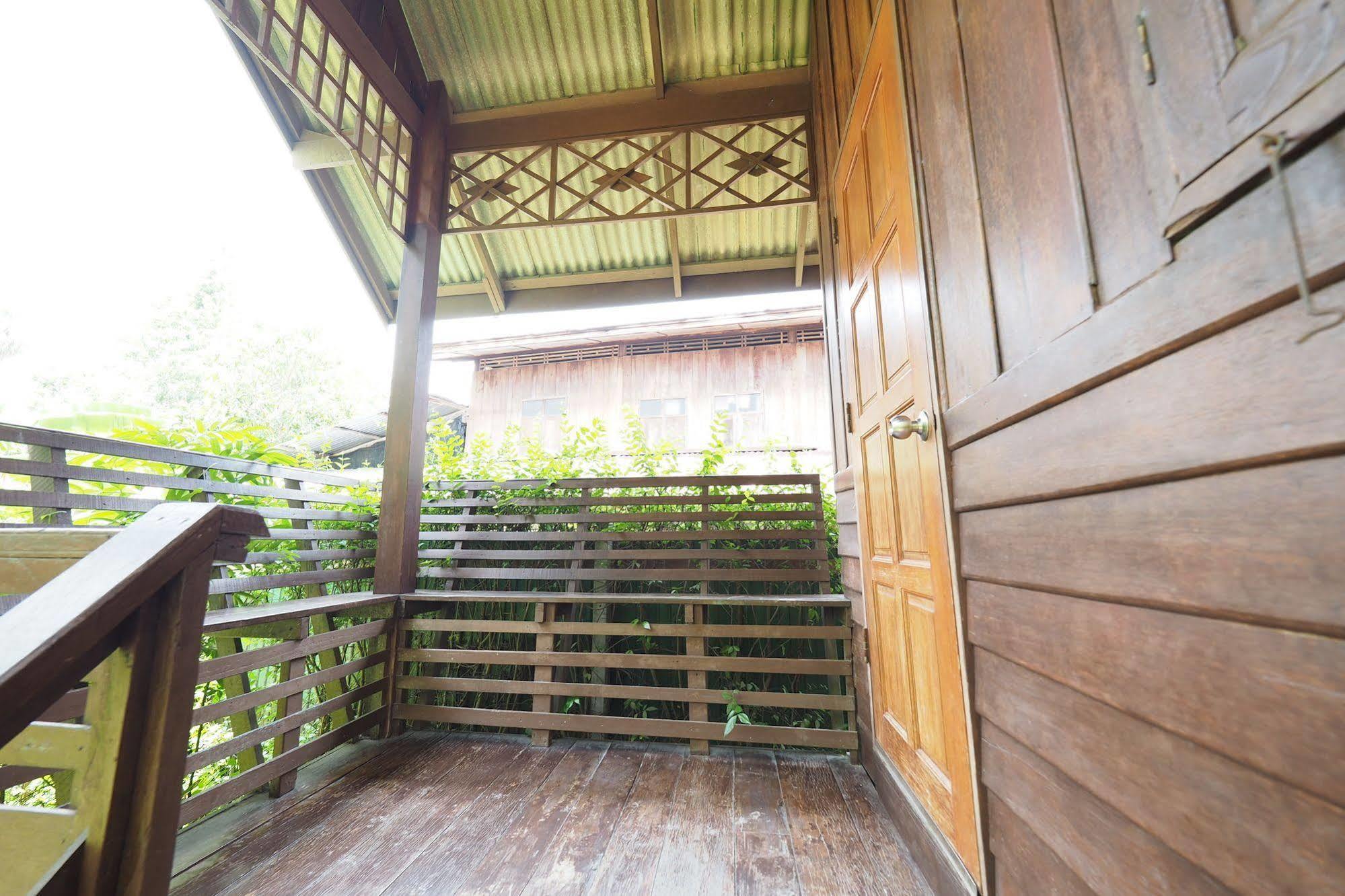 Baan Suan Resort Amphawa