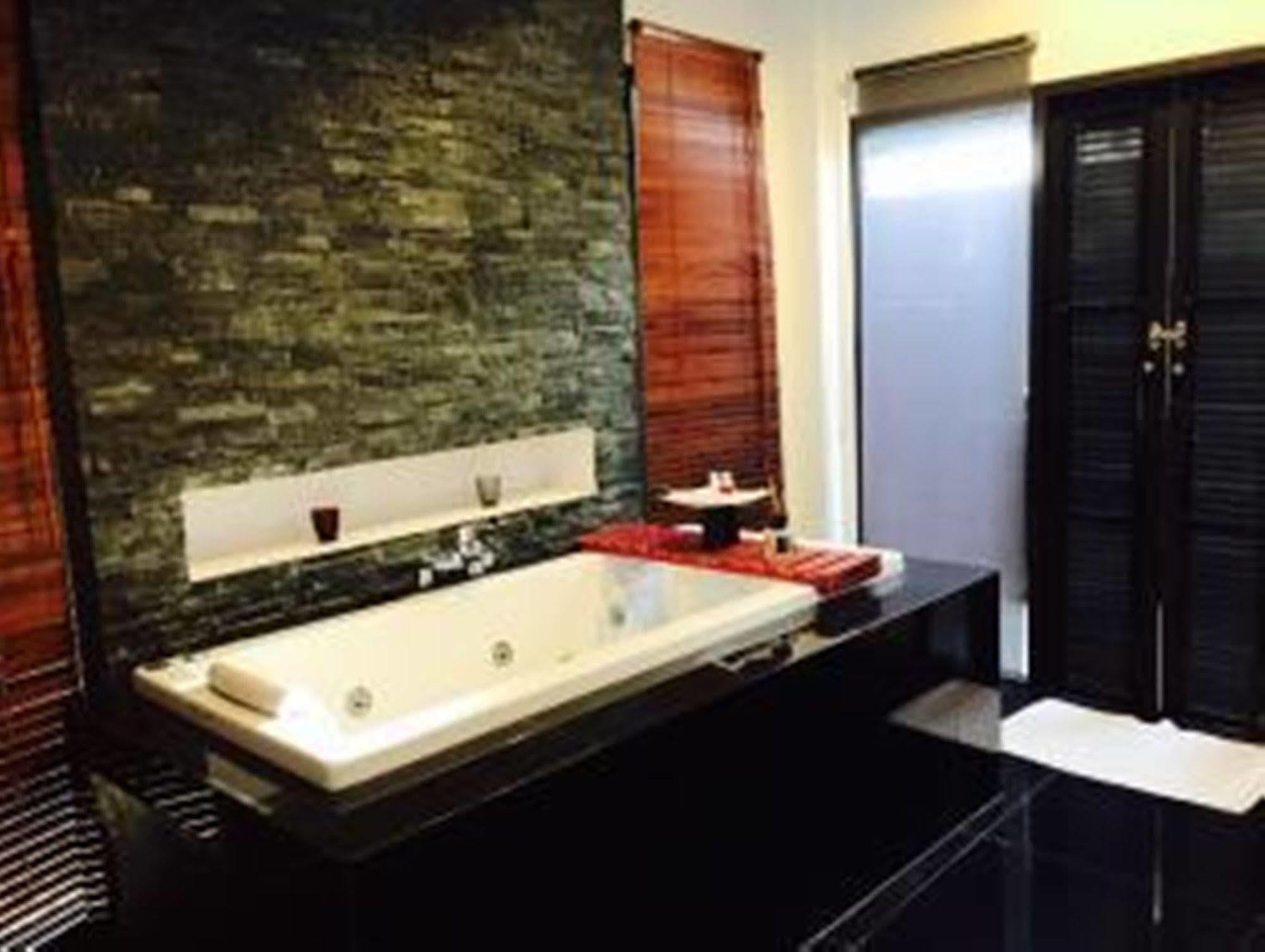 Ashcarya Boutique Hotel