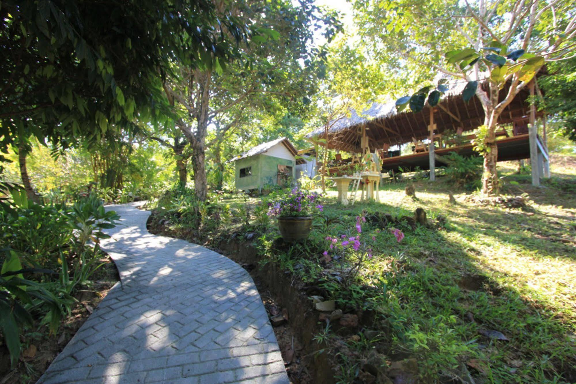 Chomjan Koh Phayam