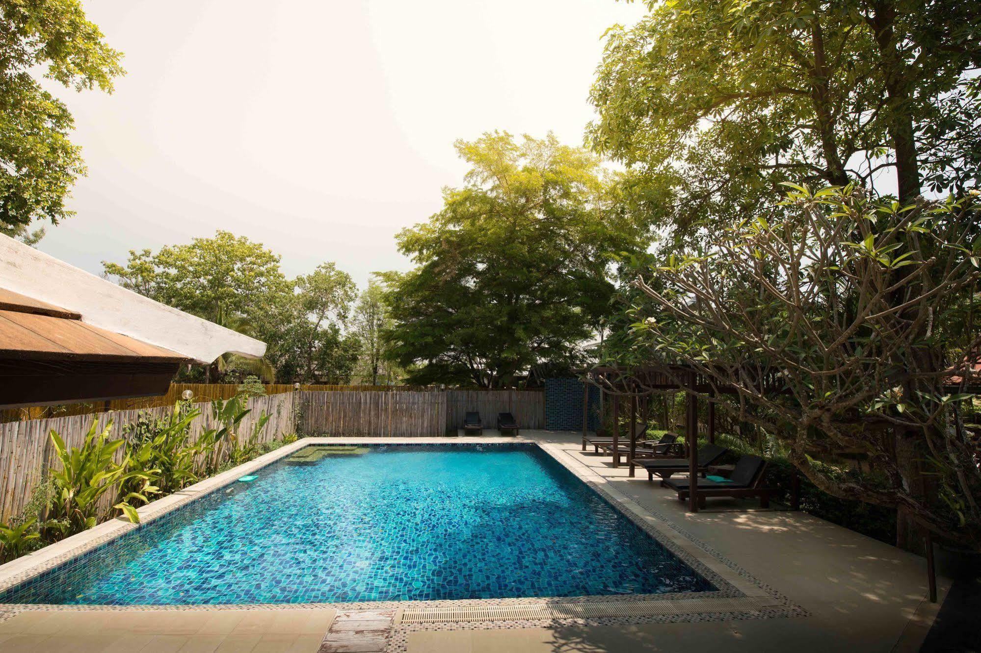 Dorm Of Happiness By Tharaburi Hostel