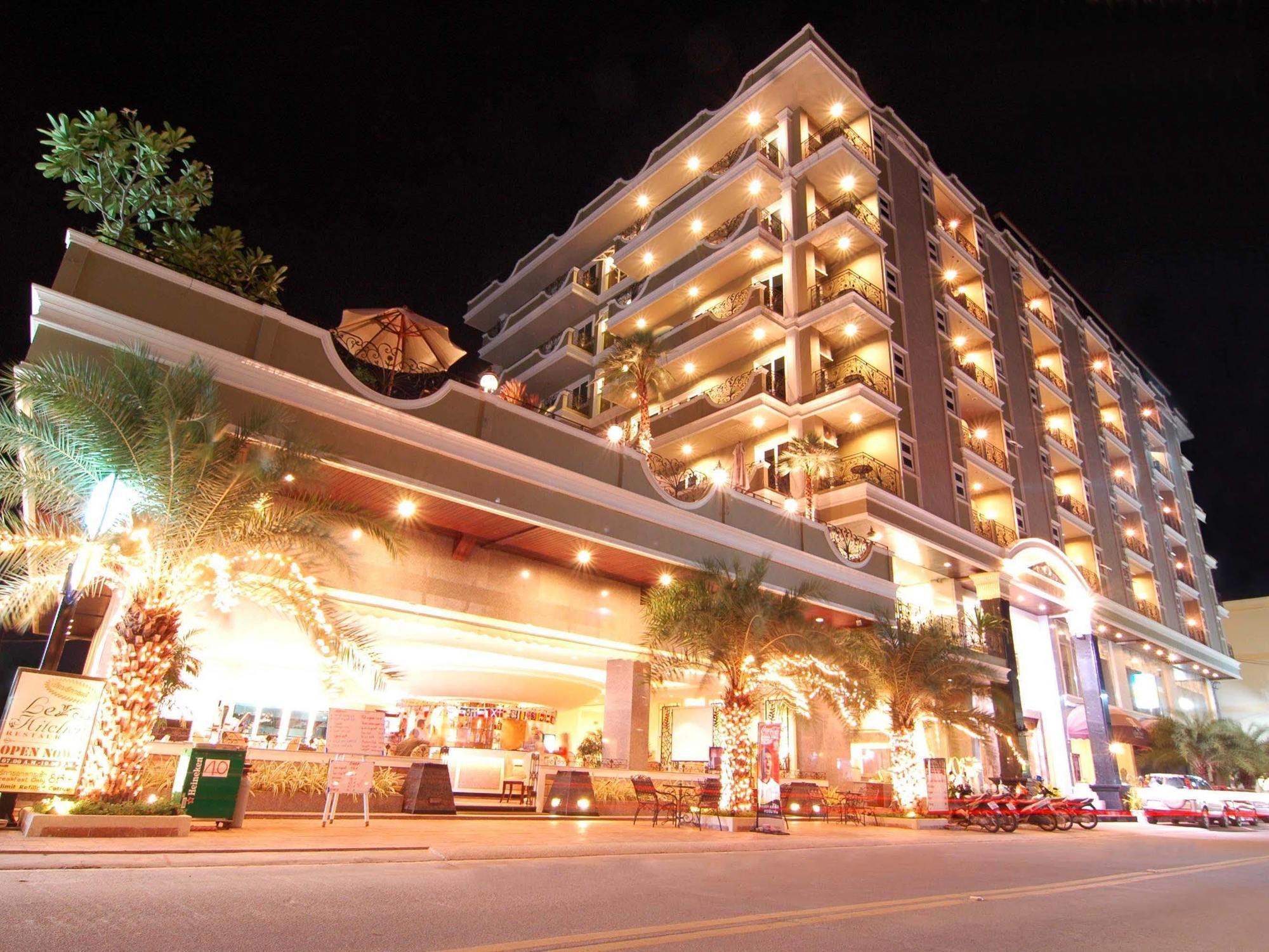 Hotel Lk Royal