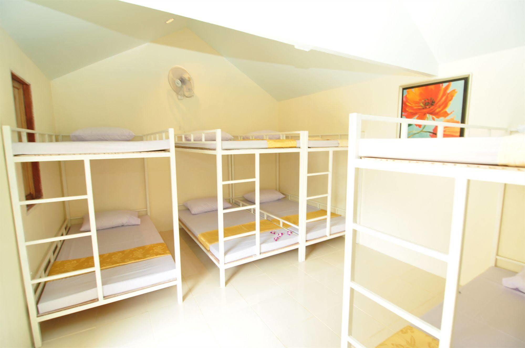 Blanco Dorm & Restaurant Hotel 2*