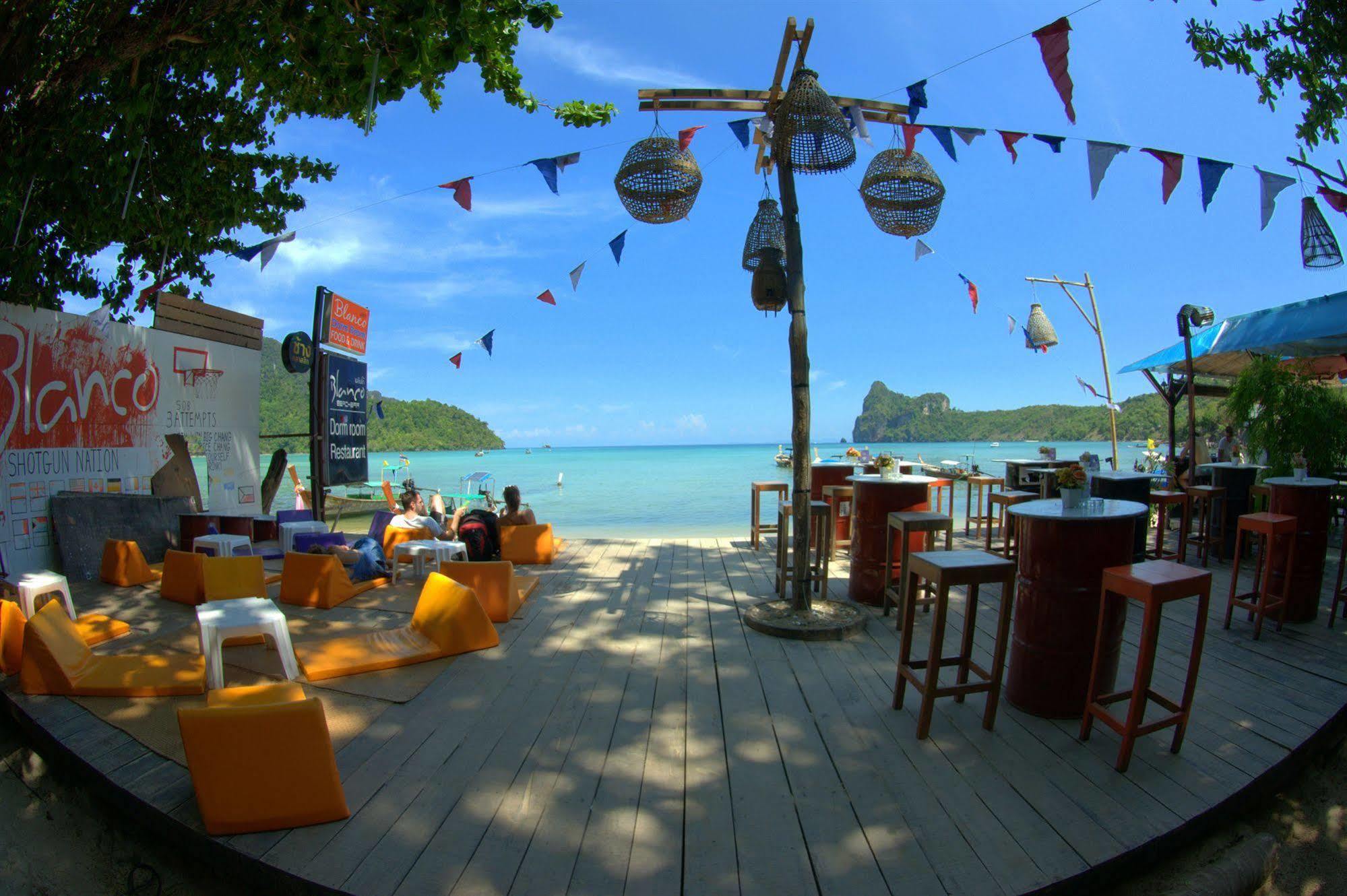 Blanco Dorm & Restaurant Hotel