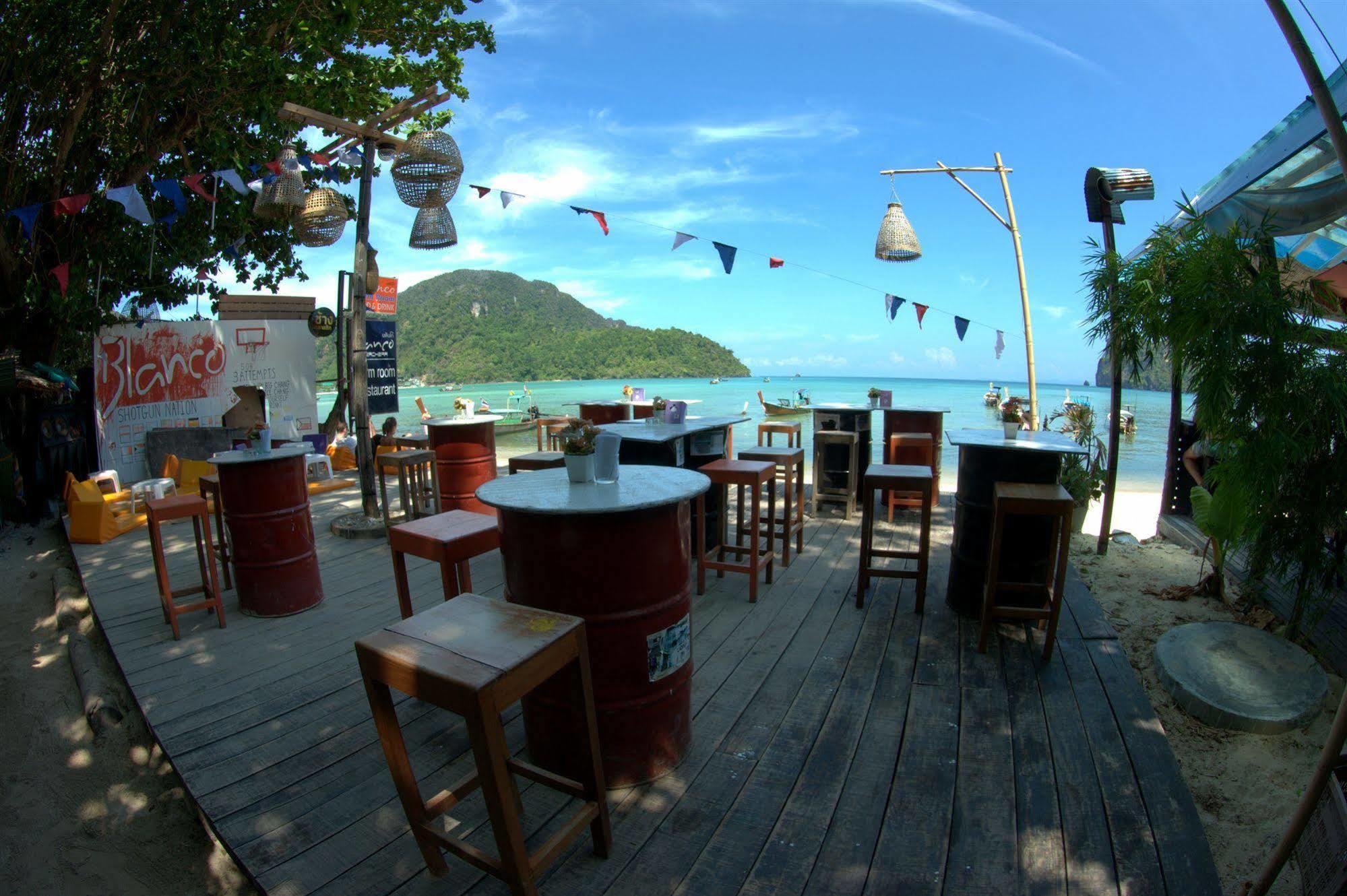 Hotel Blanco Dorm & Restaurant Phi Phi Don