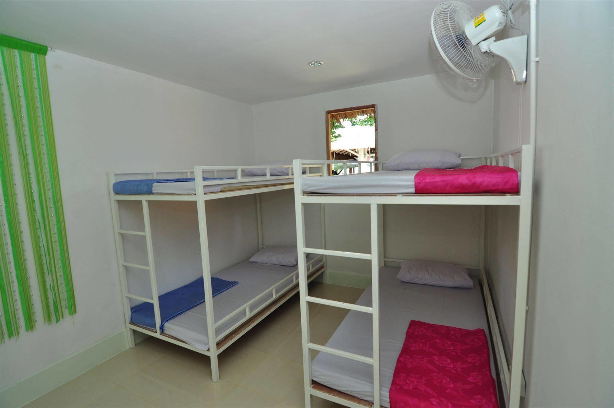 Blanco Dorm & Restaurant Hotel Phi Phi Don
