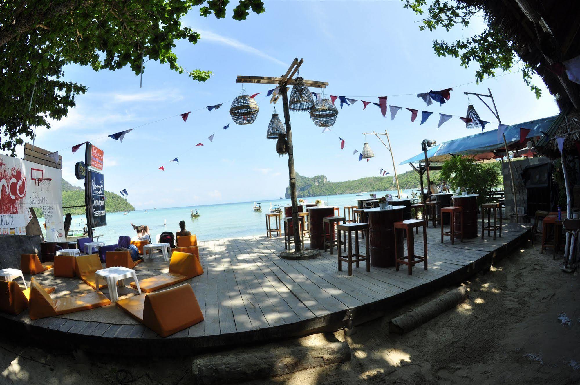 Blanco Dorm & Restaurant Hotel 2*