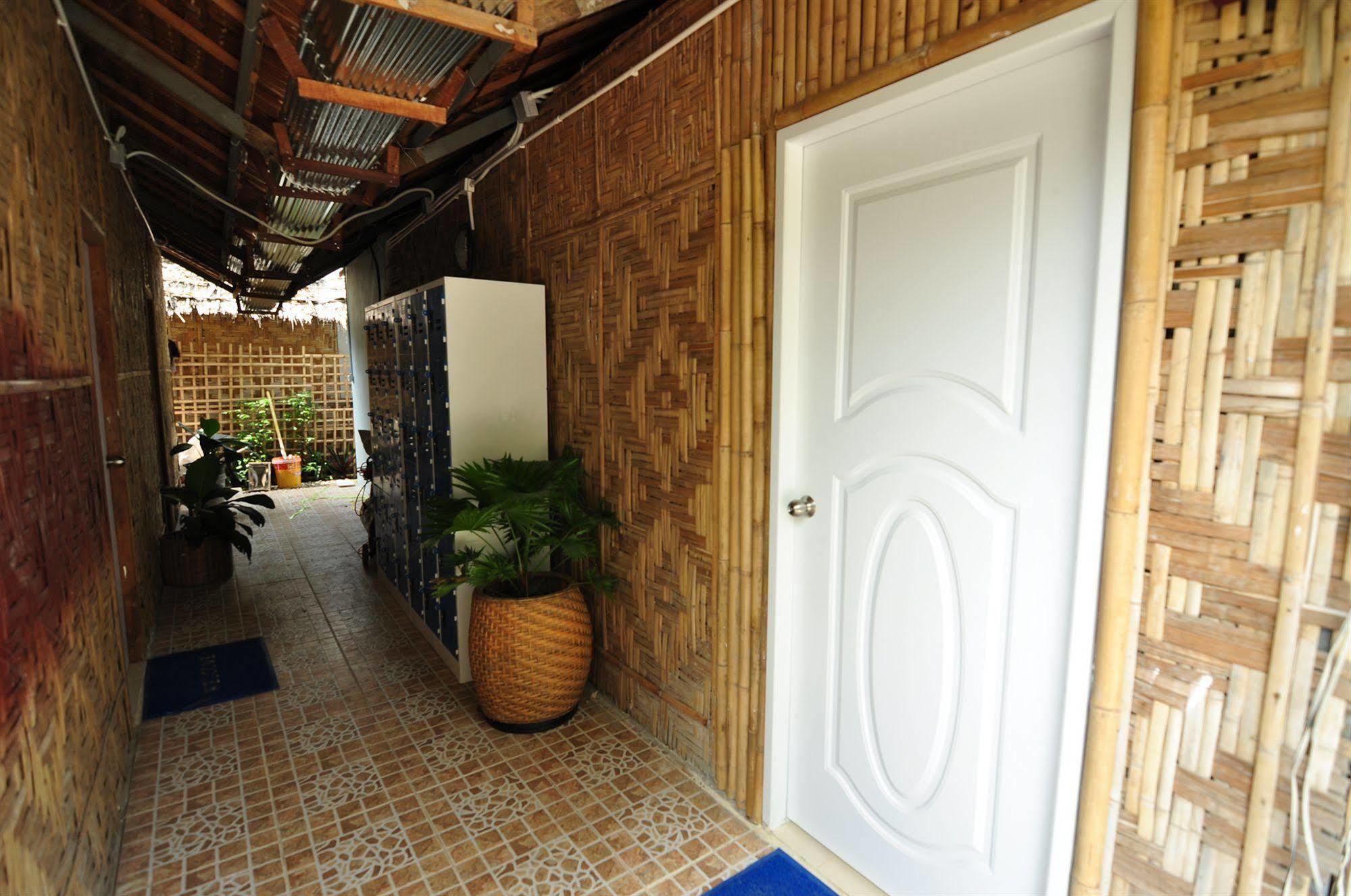 Blanco Dorm & Restaurant Hotel