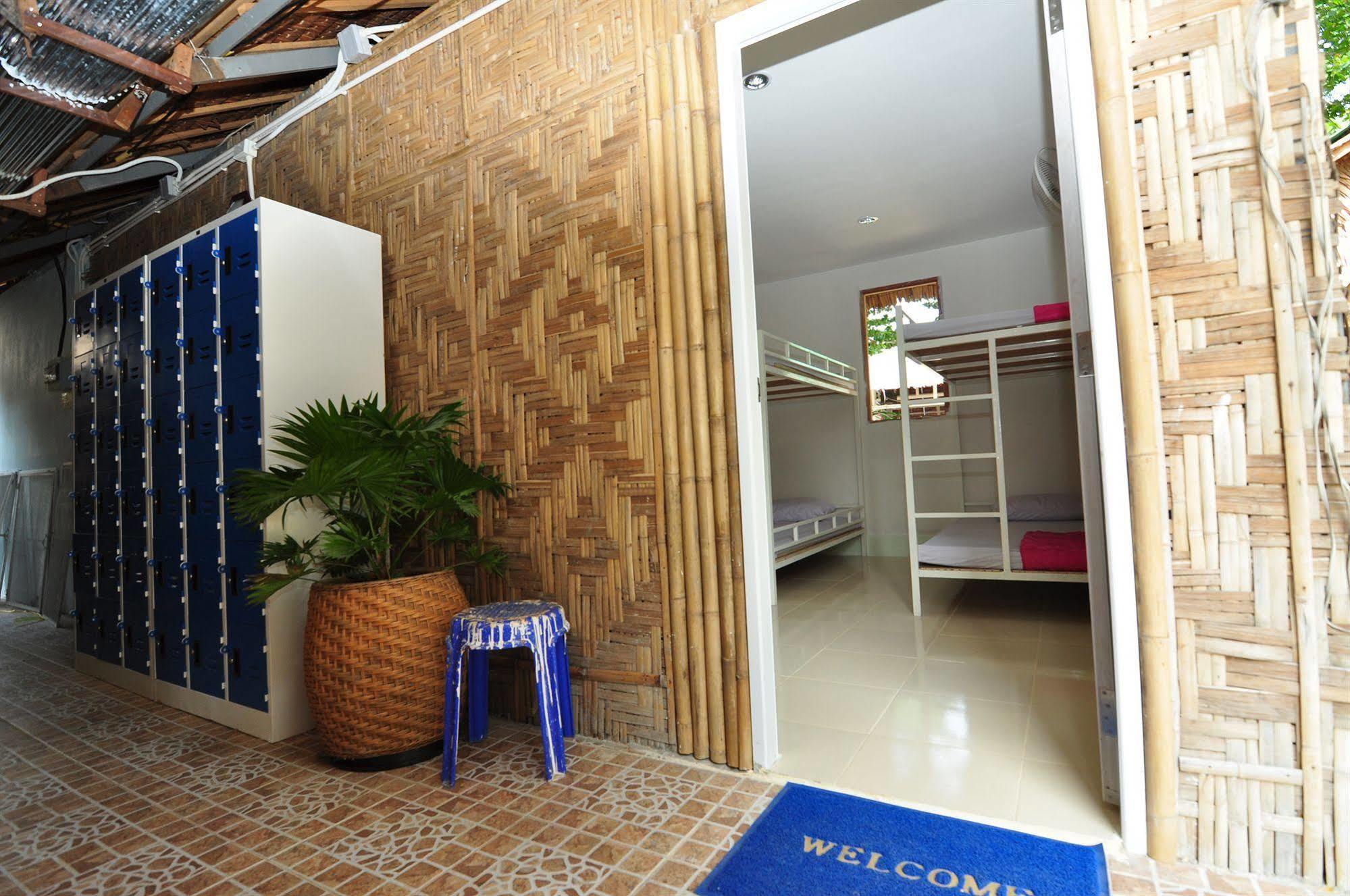 Blanco Dorm & Restaurant Phi Phi Don