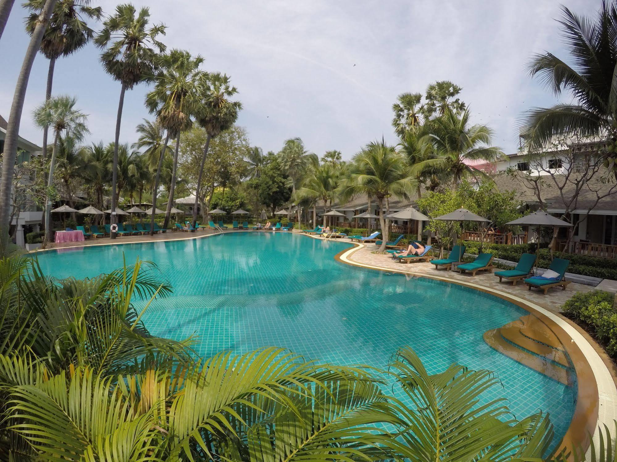 Bann Pantai Resort 4*
