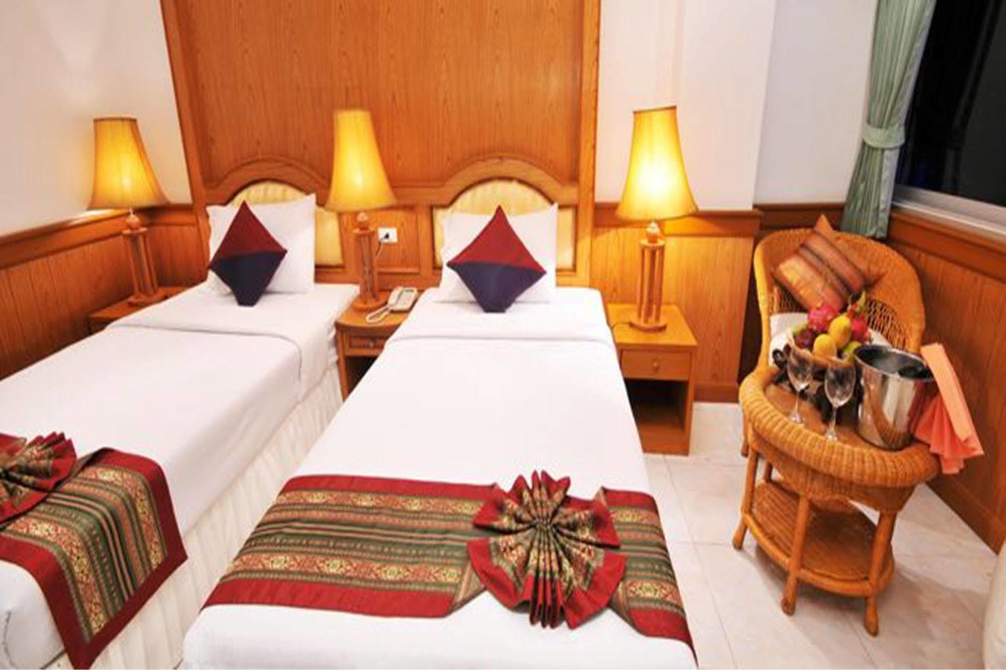 Grand Sea View Resotel Resort Lipa Noi