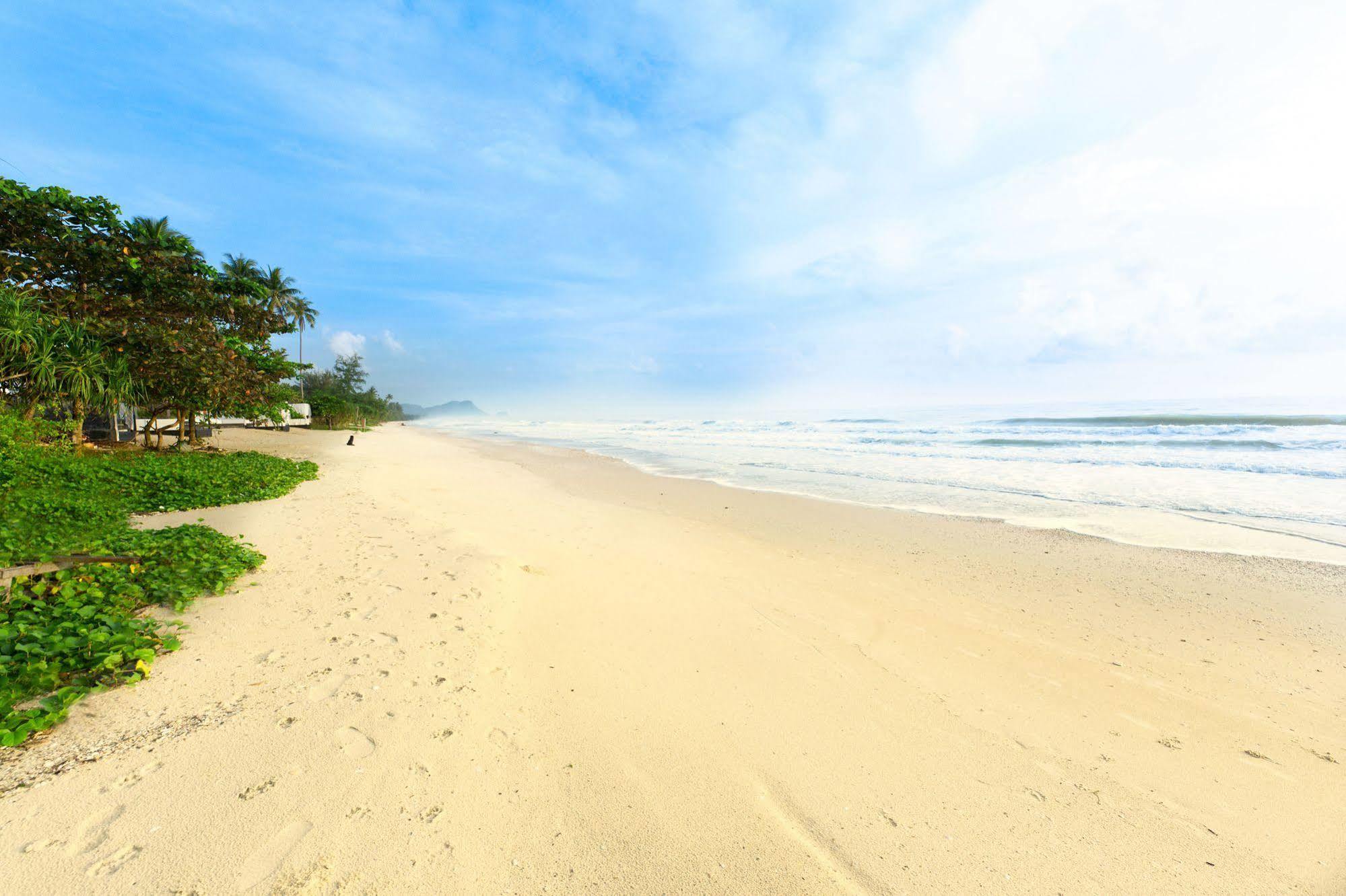 Aava And Resort Khanom