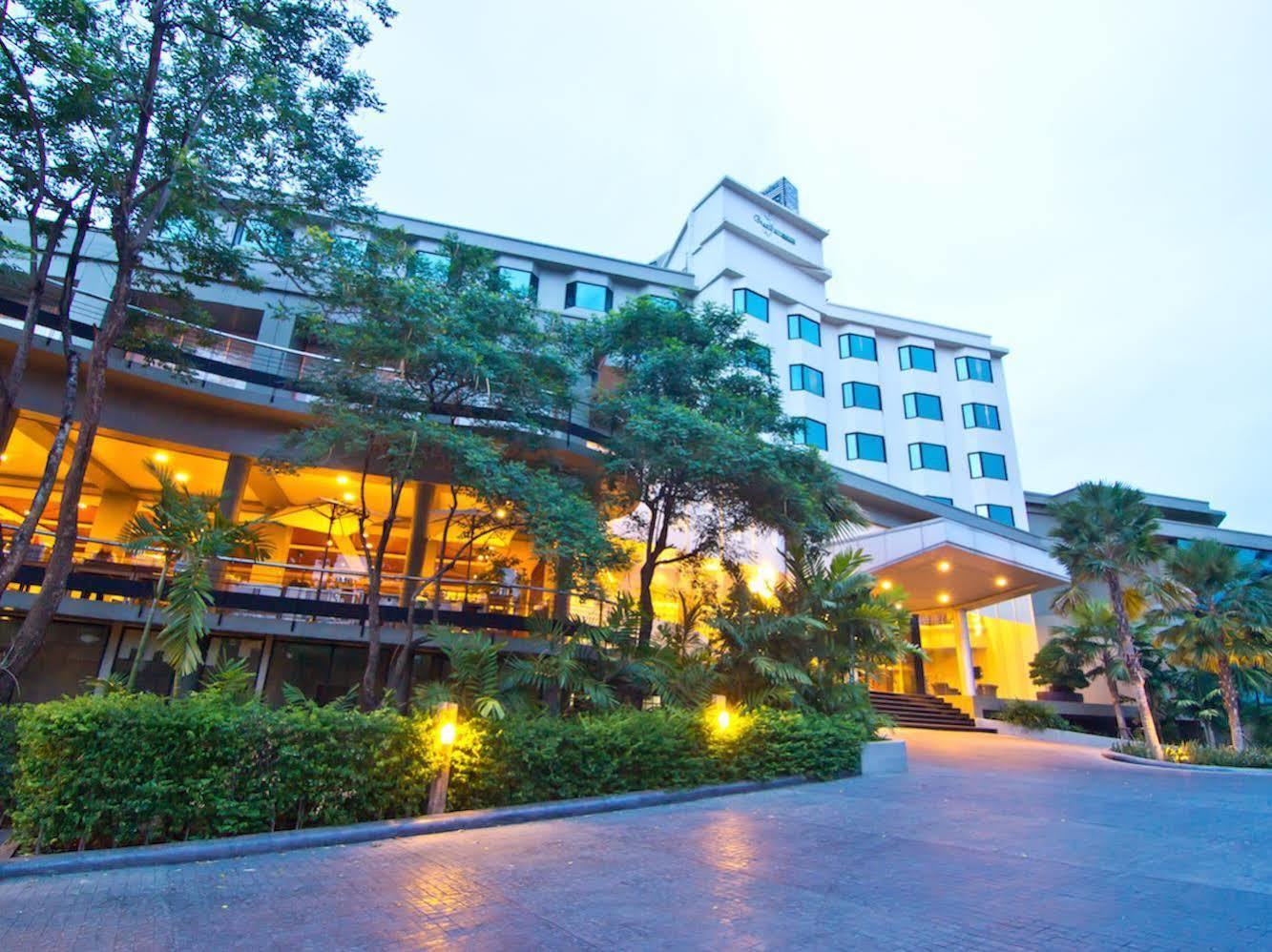 The Grand Riverside
