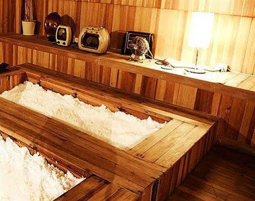 Avatarn Miracles Hotel,