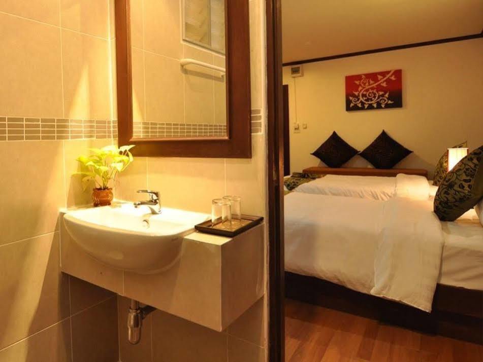 Hemingway's 3* Patong
