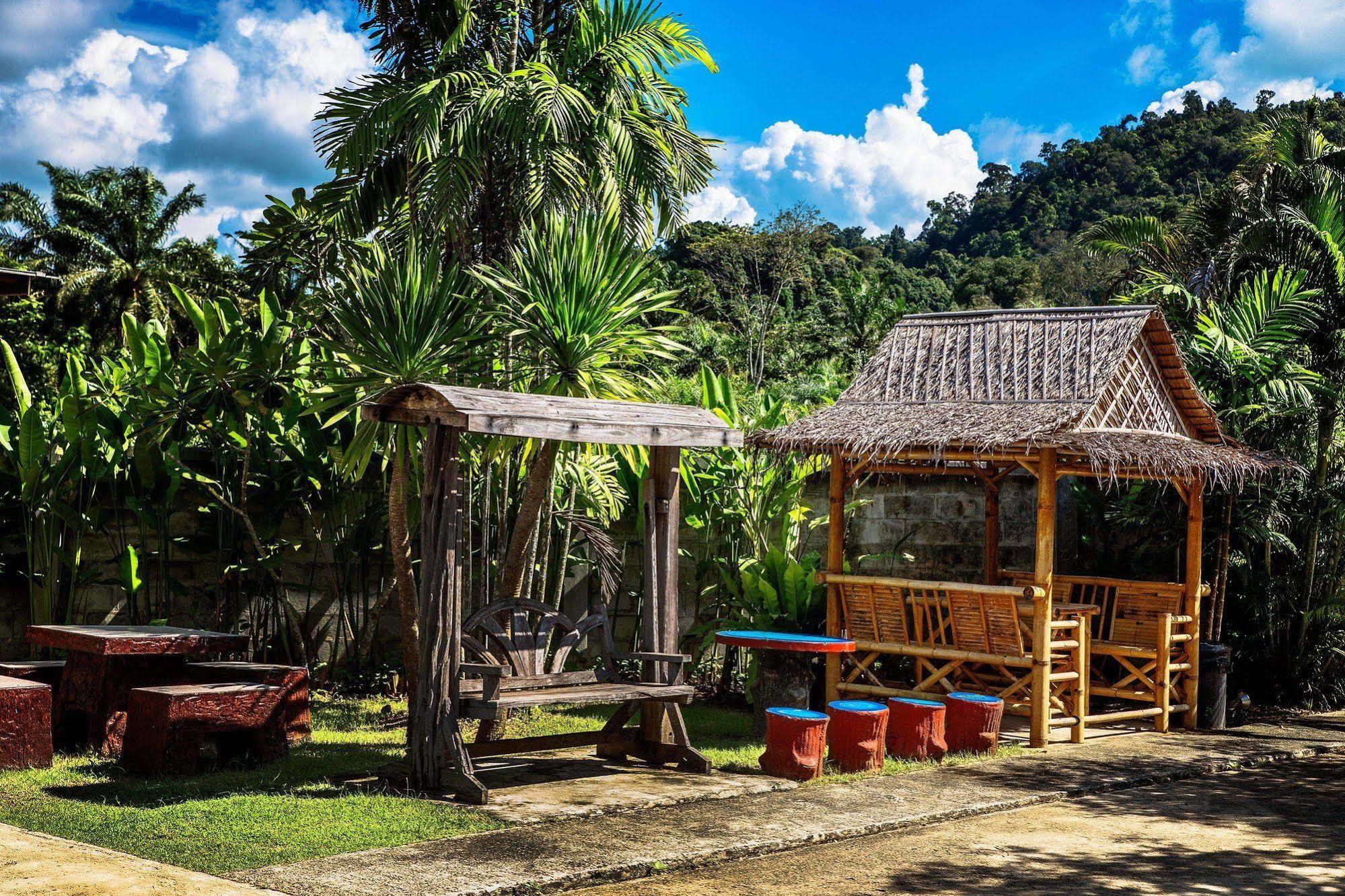 Suksai Buri Guest house