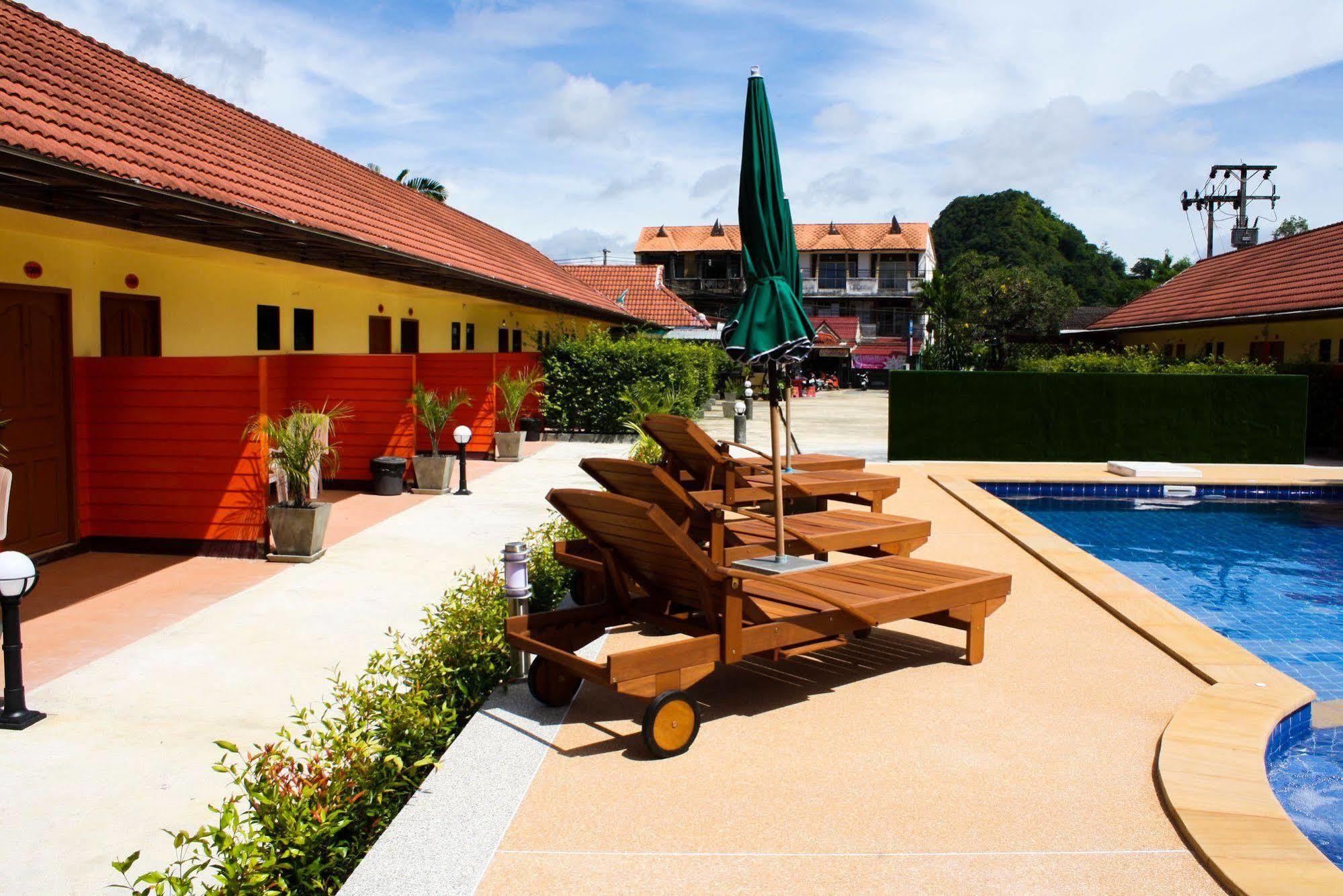 Guest house Suksai Buri 2*