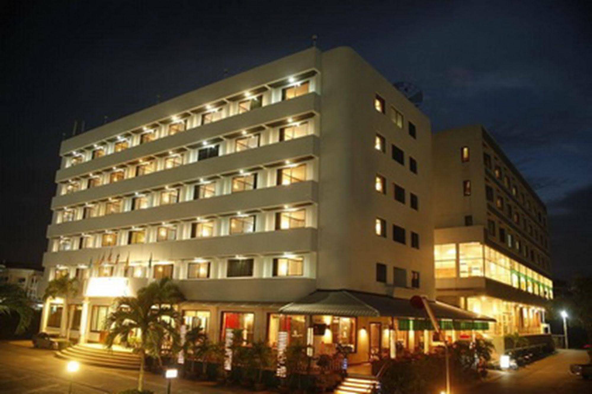 Boon Siam Hotel