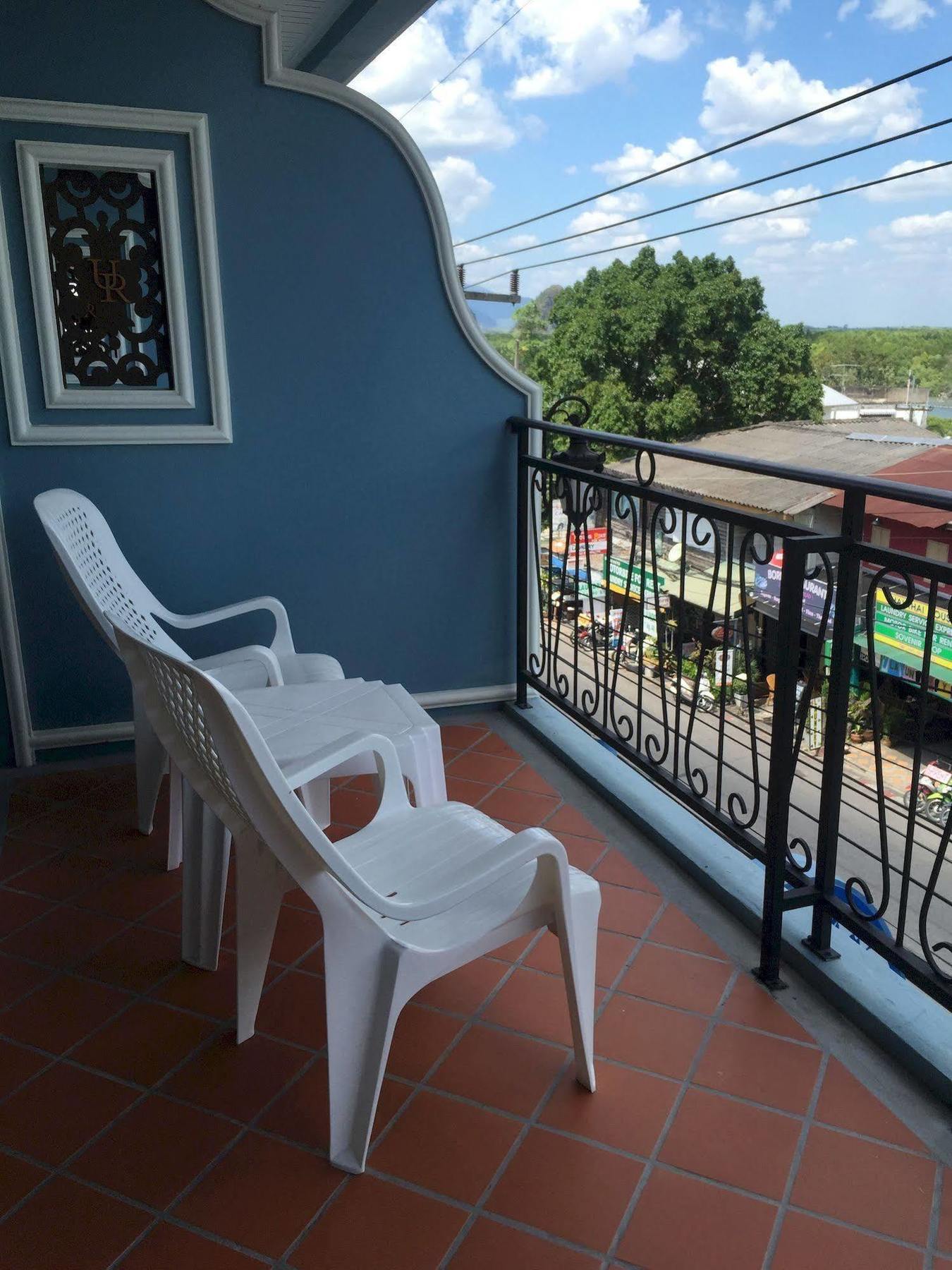 Hotel Grandmom Place 3*