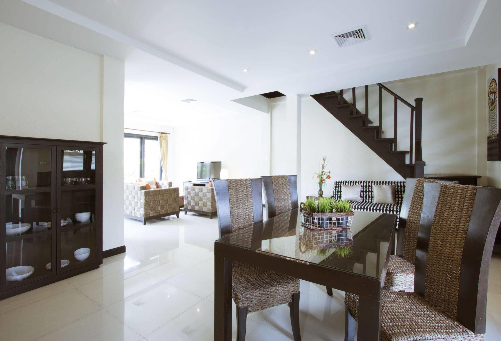 Arabella Villas *