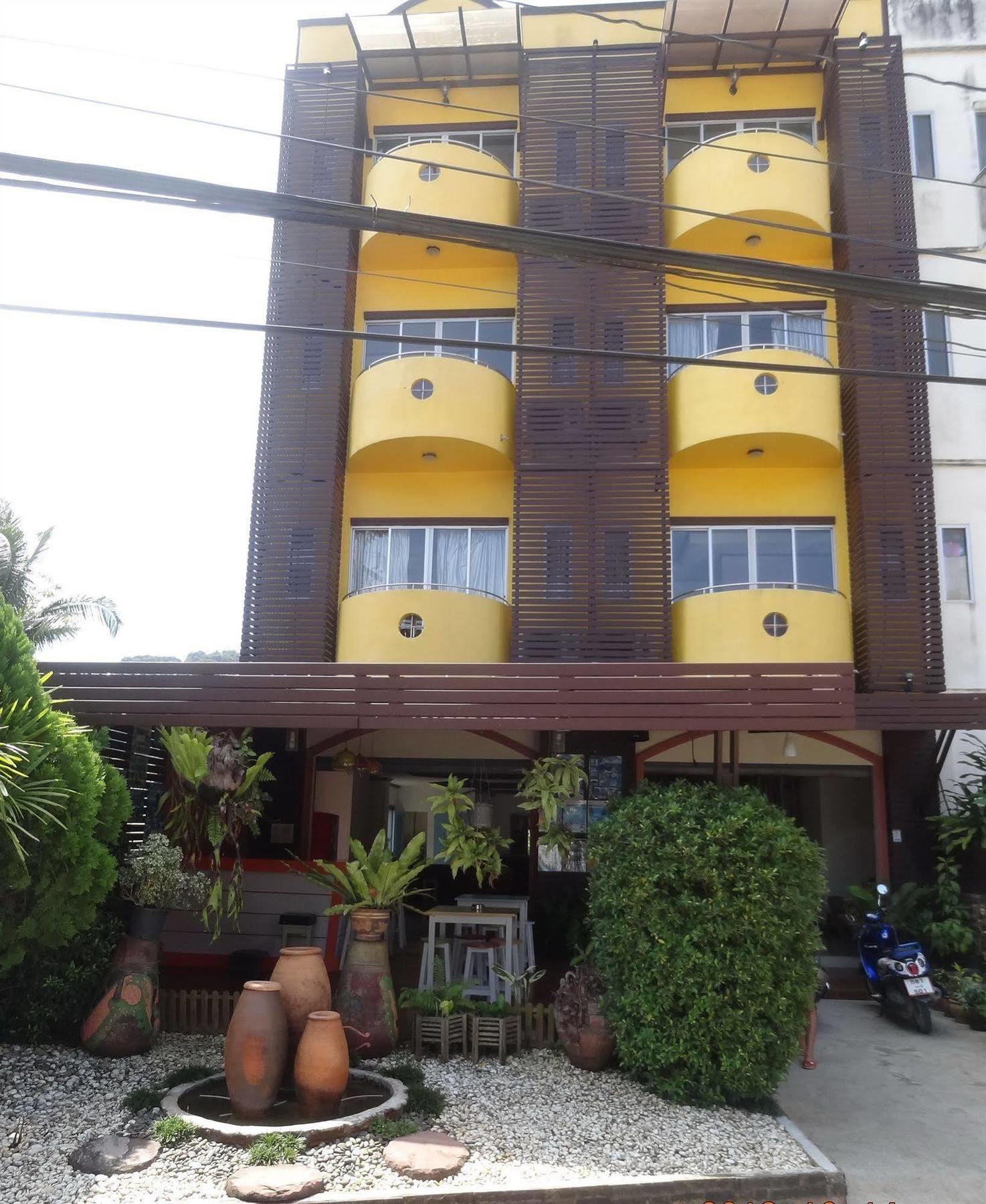 Luna House Guest house 2*