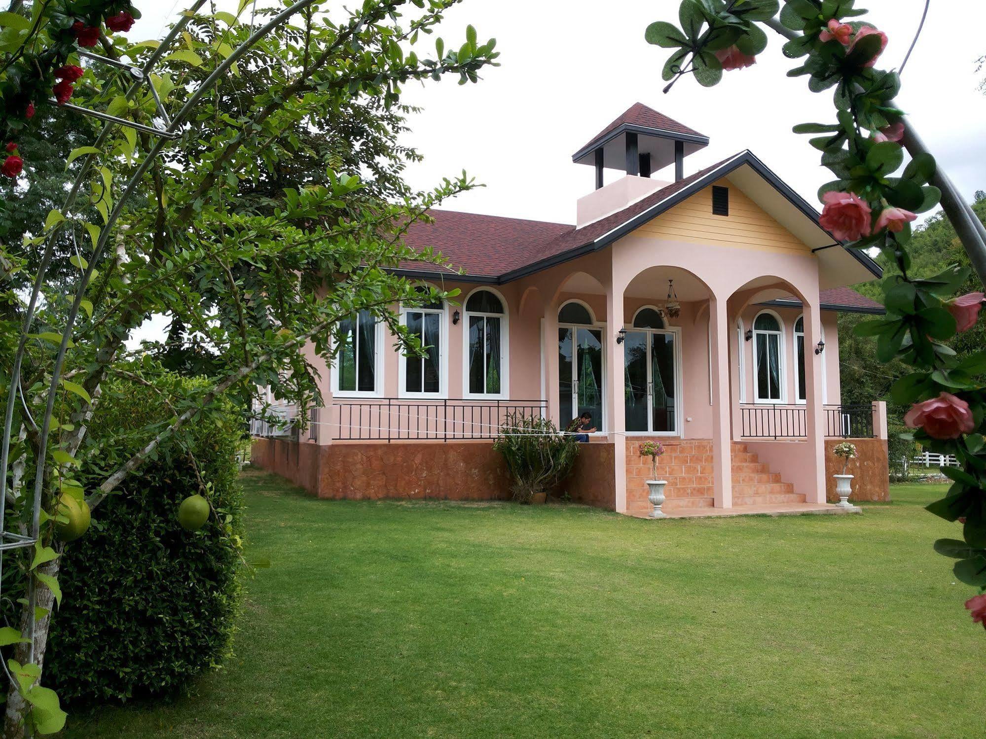 Resort Stamp Hills 3*
