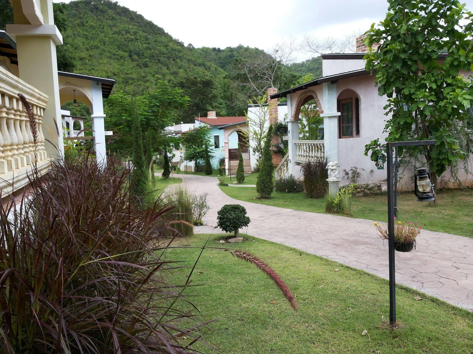 Stamp Hills 3*