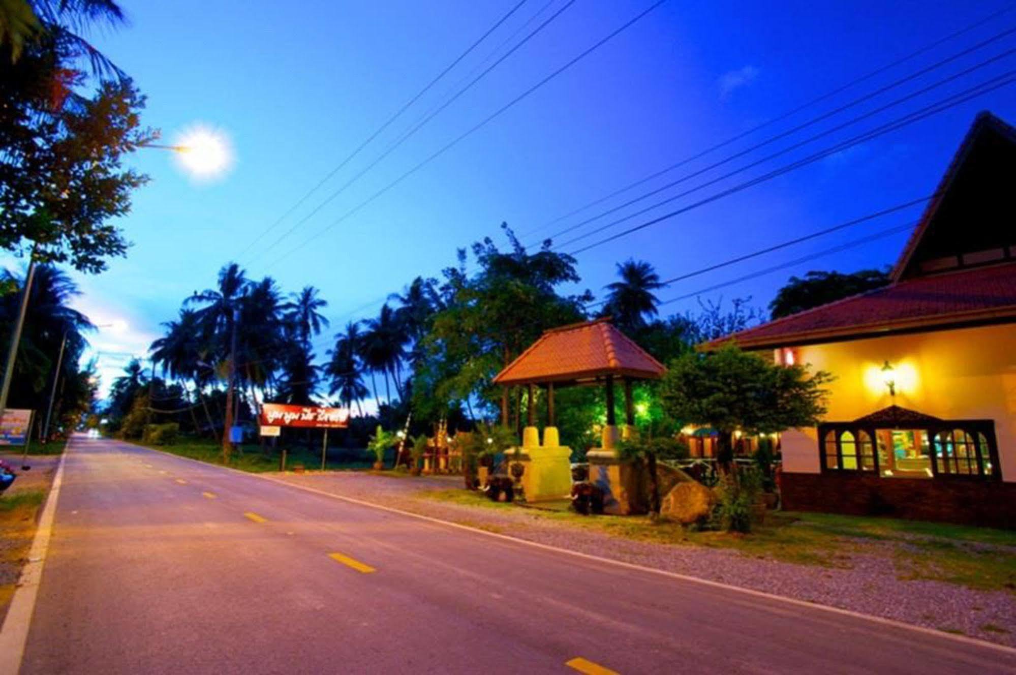 Boom Boom Beach Laem Sing Resort Chanthaburi