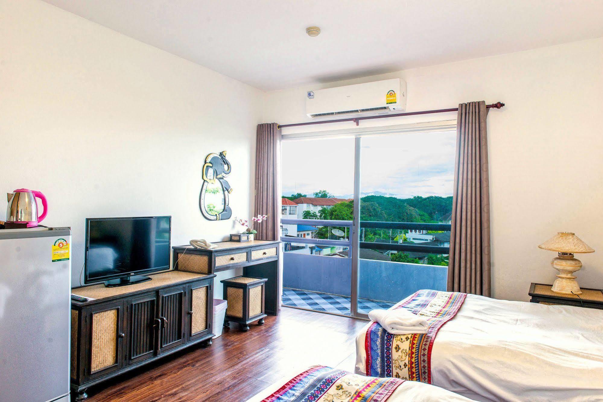 Jade Tower Hotel Chiang Mai