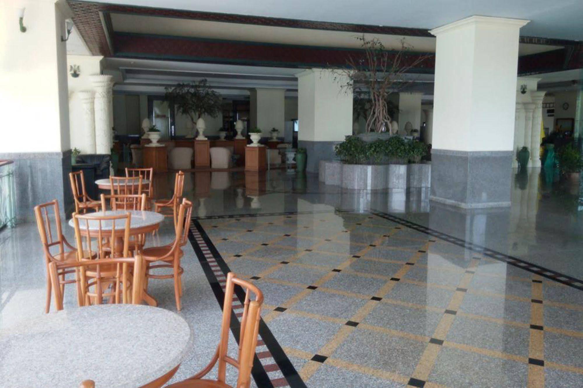 Apartment Cha-Am Grand Condotel Cha-Am