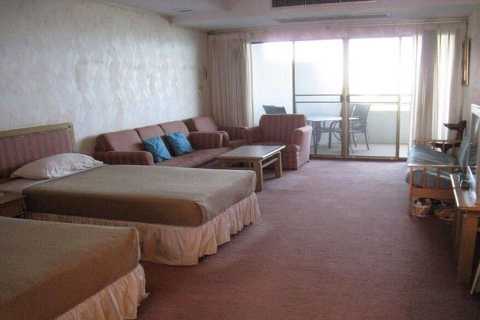 Cha-Am Grand Condotel Cha-Am