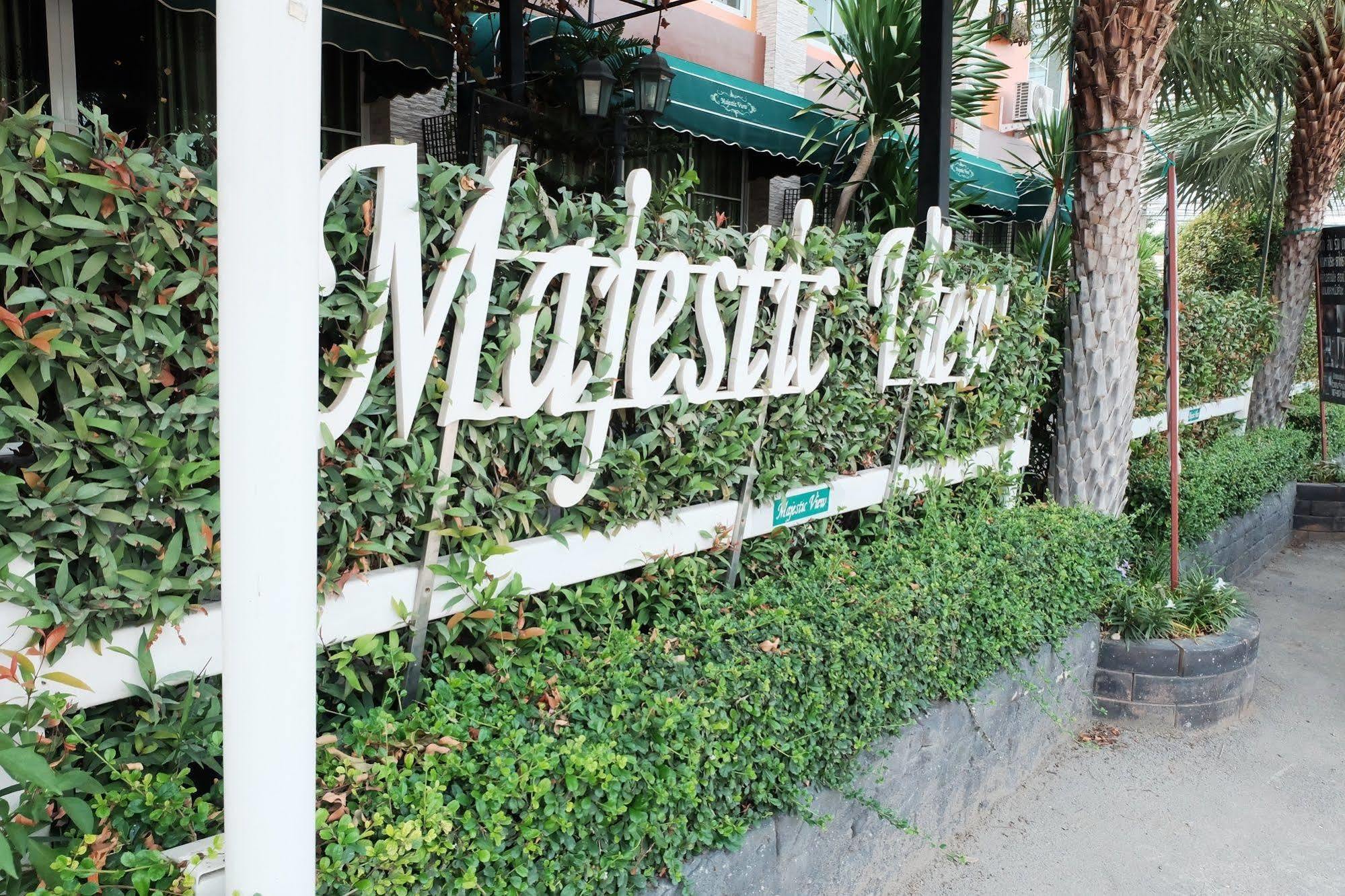 Hotel Majestic View Pathum Thani