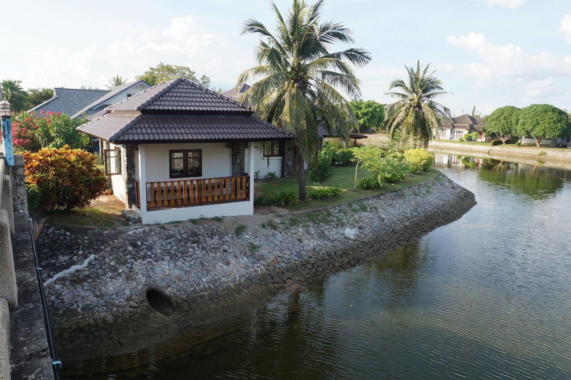 Rayong Villa Rental Apartment *