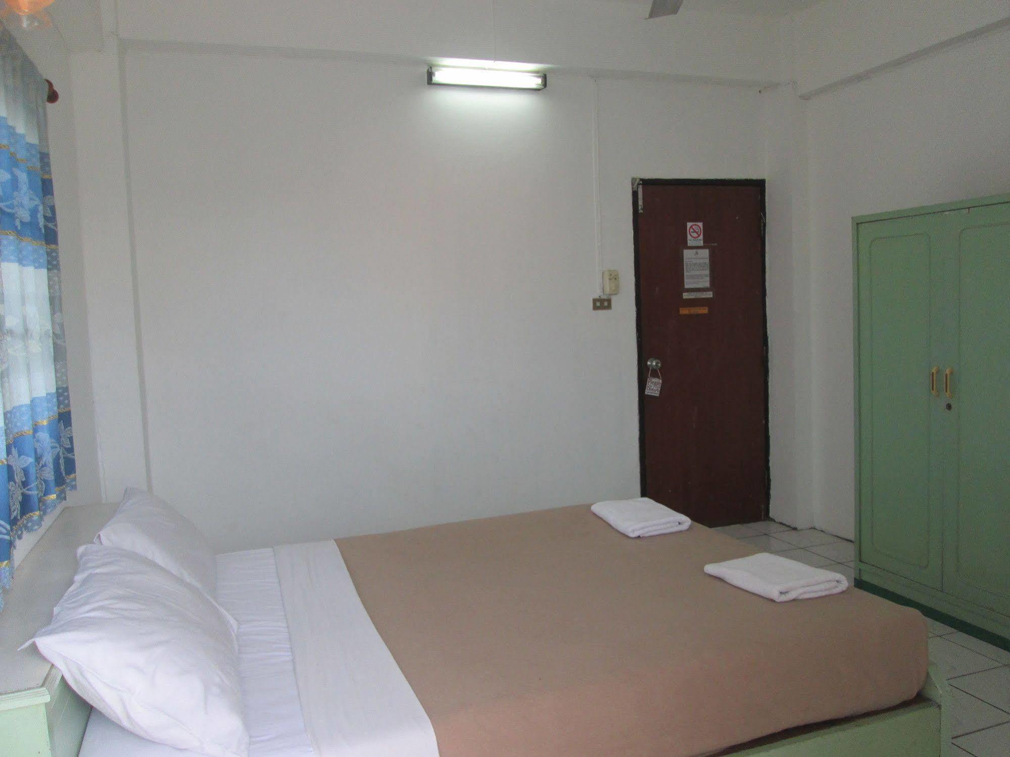 Hotel The Royal *