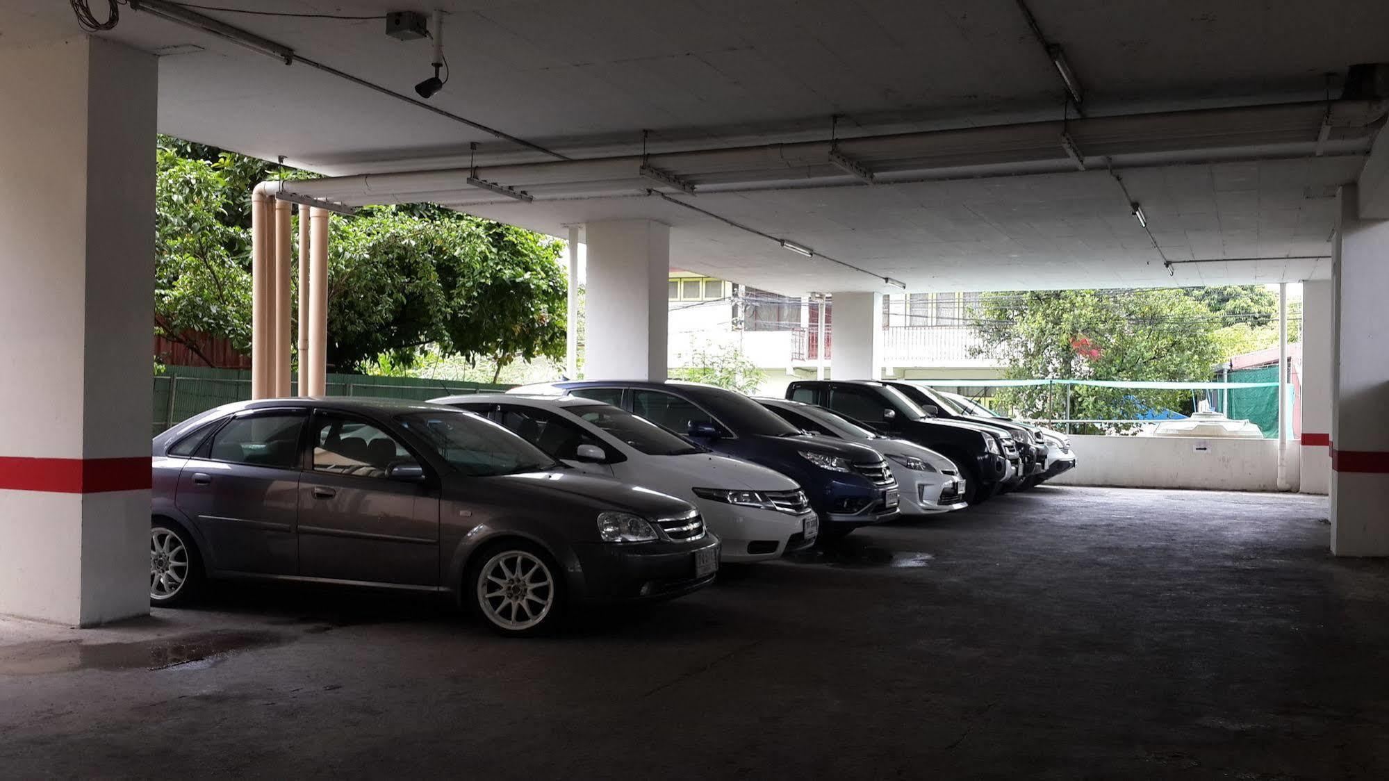 Hotel Life In Town Chiangmai 2*