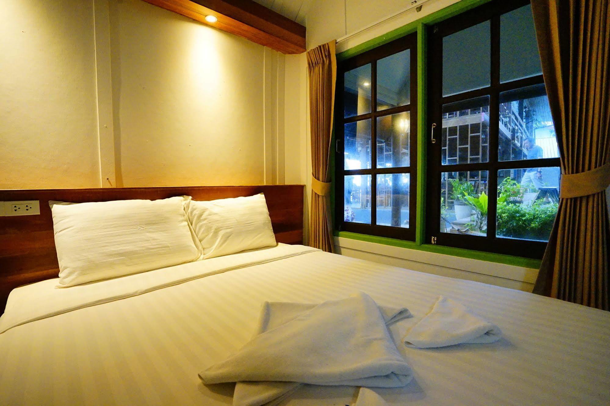 Apple Beachfront Resort Trat