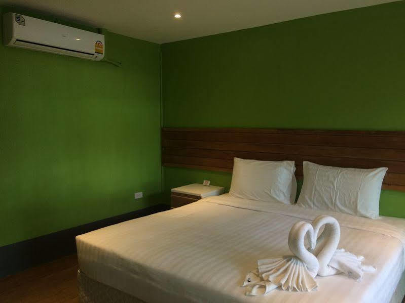 Apple Beachfront Trat