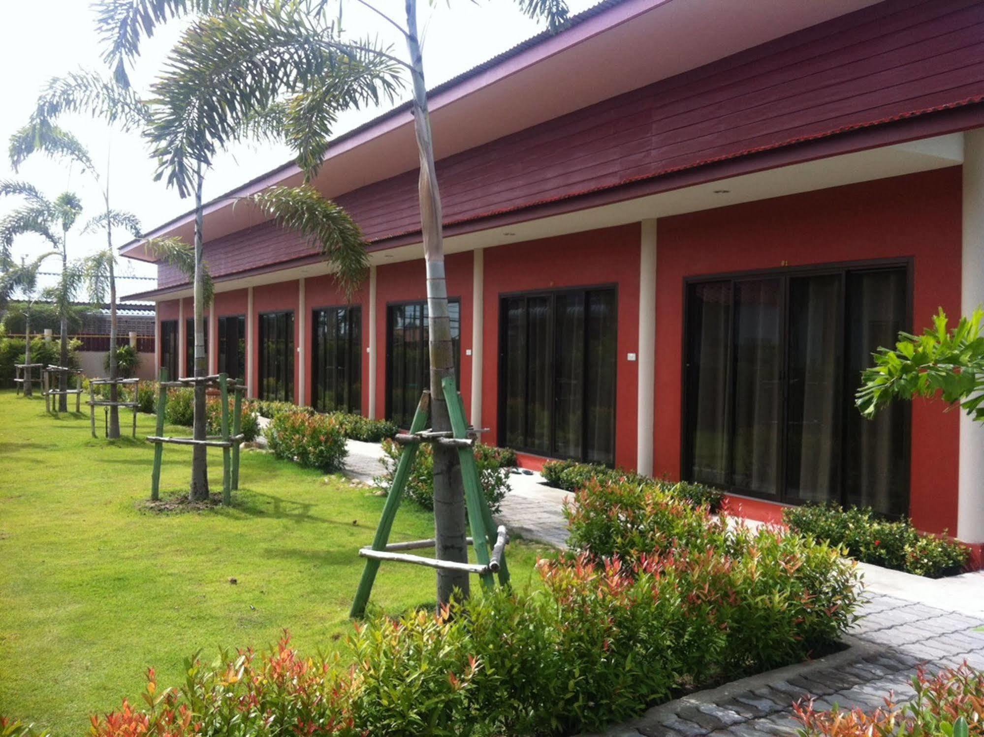 Dang Ky Ploen Tharnnam Resort
