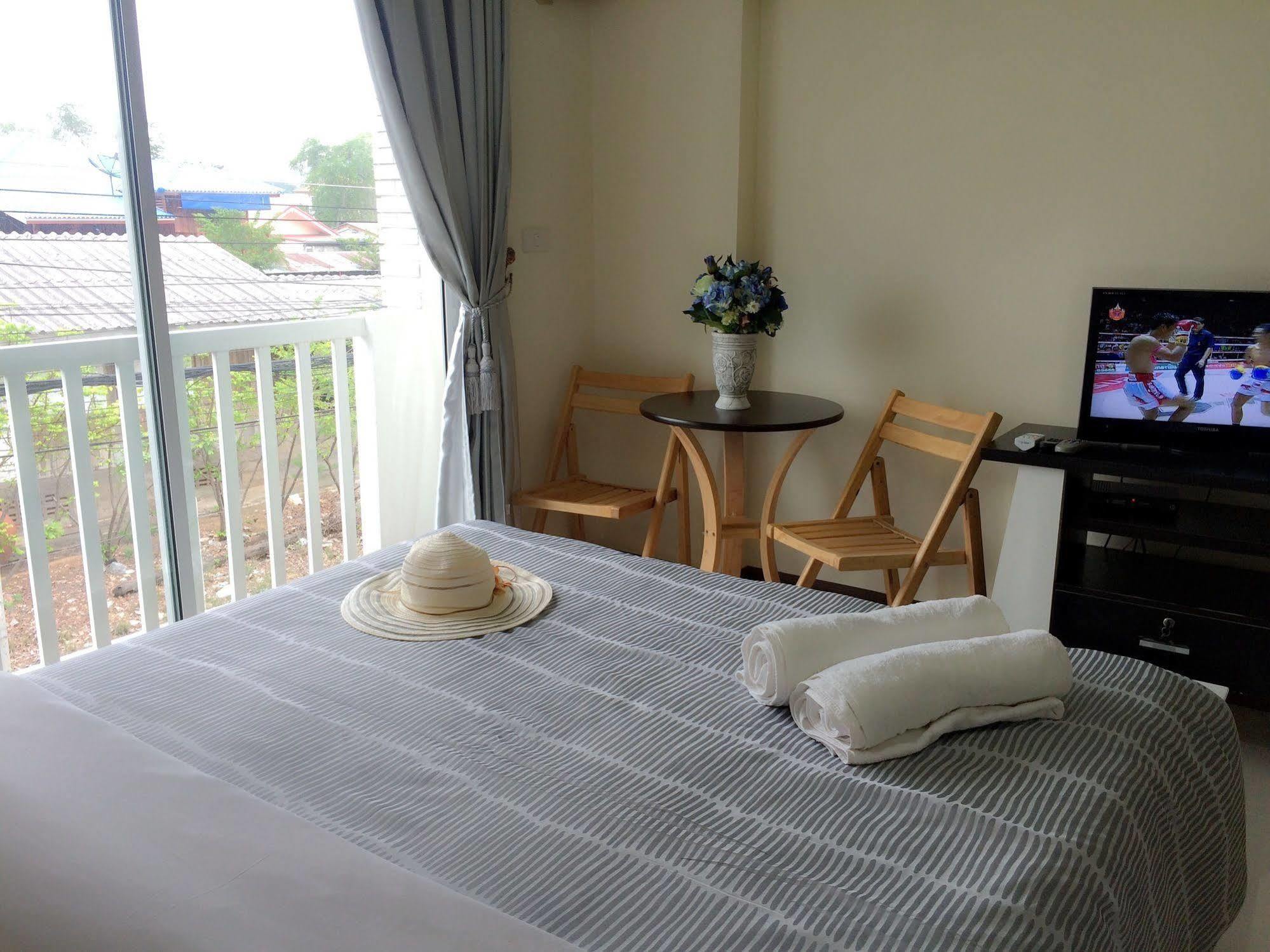 Baan Fahslalom Hotel